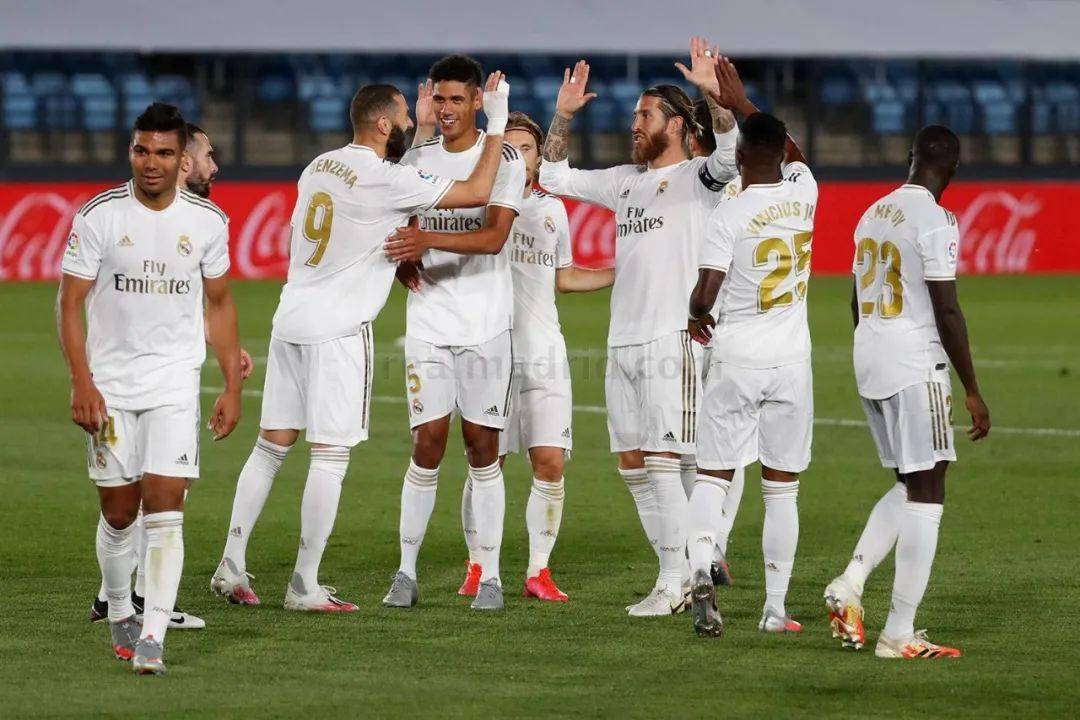 国米vs科莫：劳塔罗搭档小图拉姆，恩里克、巴雷拉出战（国米迎战科莫：劳塔罗联手小图拉姆，恩里克与巴雷拉出战）