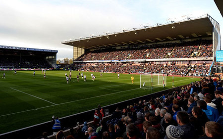 里程碑，迈阿密国际队史首次晋级季后赛第二轮（迈阿密国际创队史新篇：首次闯入季后赛次轮）