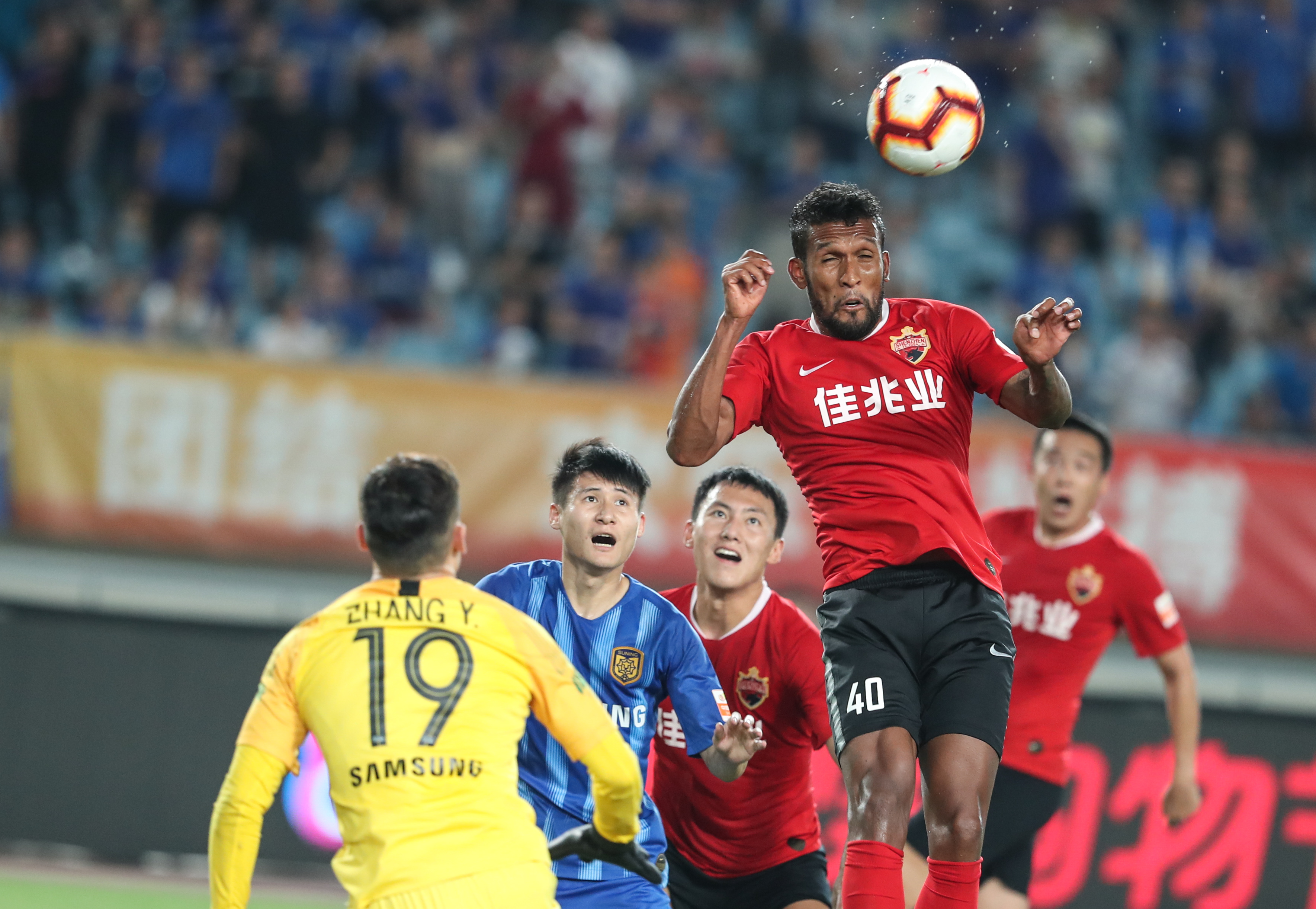 弗拉格：伦纳德是我努力的目标，自己可以在队内胜任得分角色（弗拉格：以伦纳德为标杆，自信承担球队得分职责）