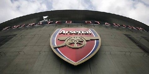 谭龙效力亚泰8年陪球队降级又冲超，如今再次跟随球队降级（谭龙八年亚泰生涯，历经降级与冲超，如今再度随队降级）