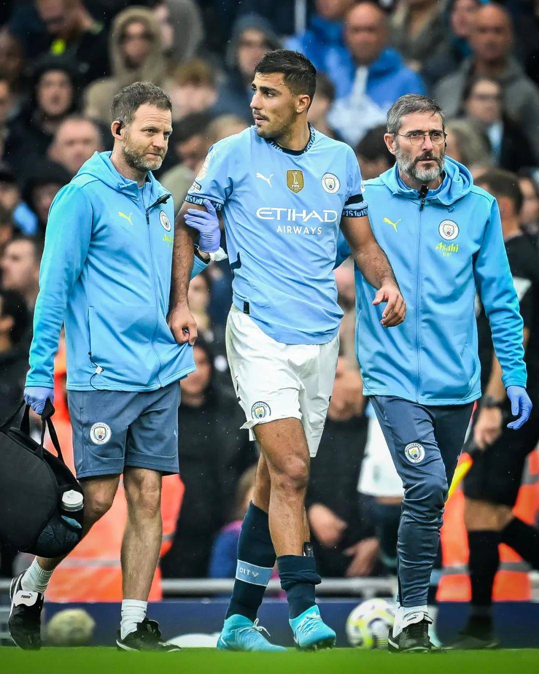 孔帕尼谈轮换：有人问球员们能否踢满每场比赛？当然不可能（孔帕尼谈轮换：球员不可能场场踢满）