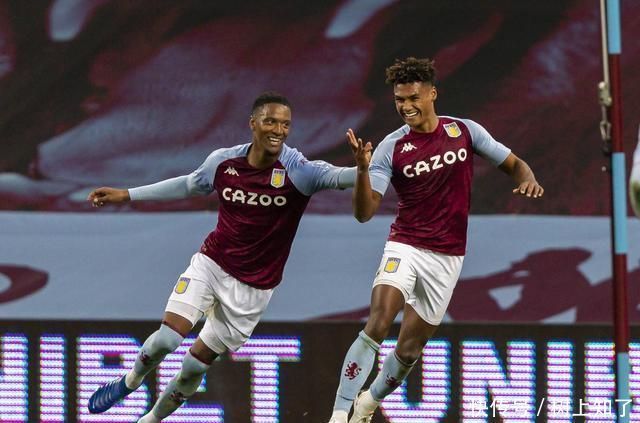 意媒：邓弗里斯的经纪人已换为巴拉特，为转会英超豪门做准备（意媒：邓弗里斯改投经纪人巴拉特，或为转投英超豪门铺路）