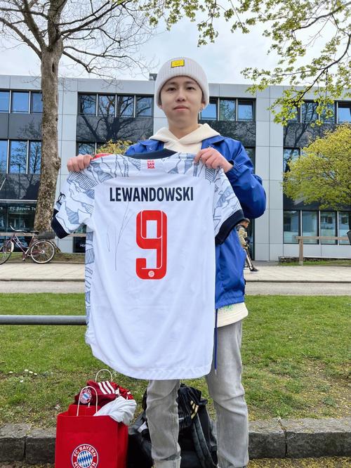 米纳拉：17岁被造谣成42岁，诽谤与谣言摧毁了我的职业生涯（米纳拉：被造谣42岁时我才17，诽谤让我的职业生涯走向崩塌）