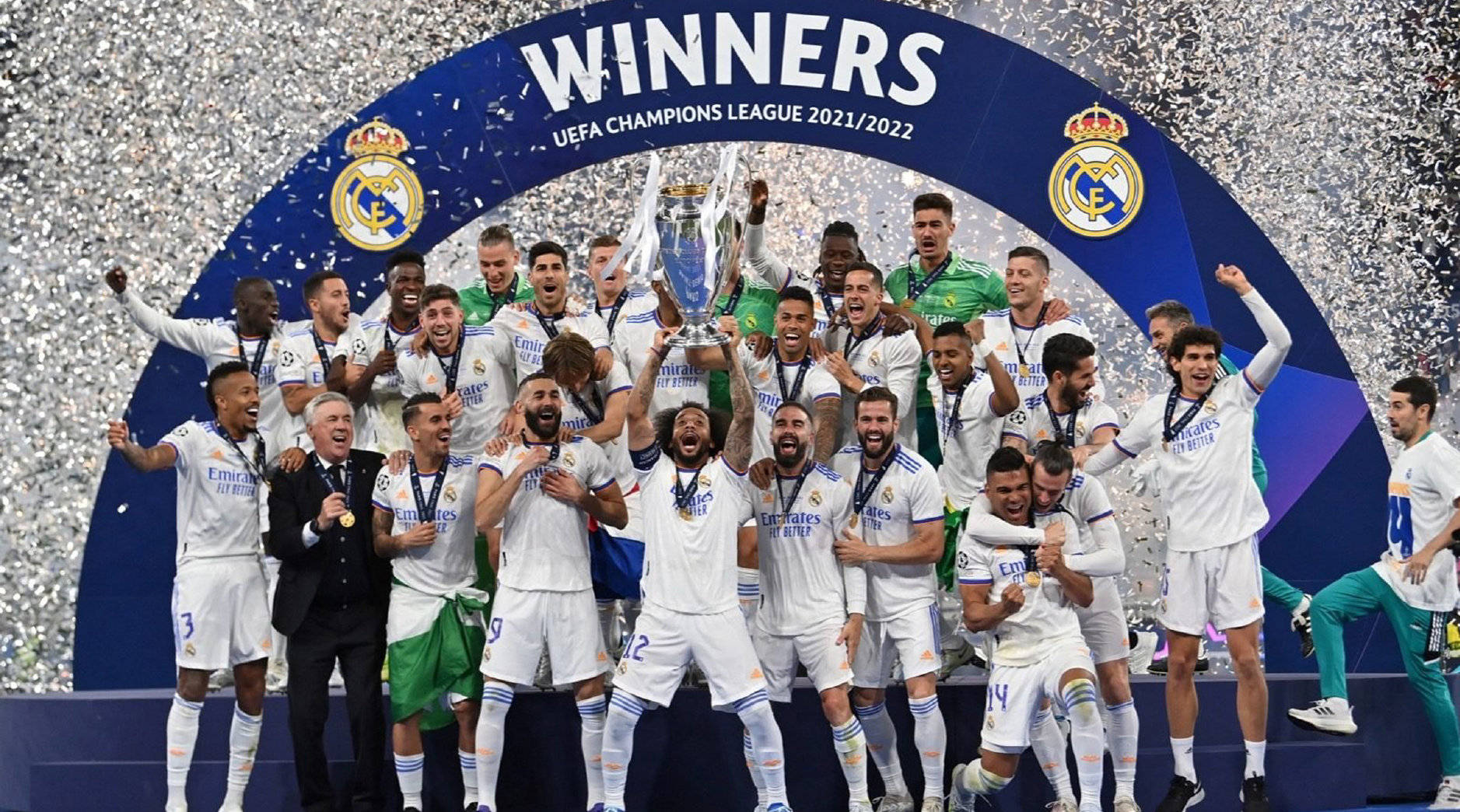 艾顿是湖人队史首位100%命中率0失误且砍两双的首发球员（艾顿成湖人队史首位先发，100%命中零失误豪取两双）