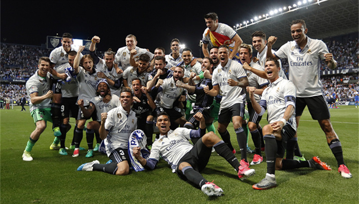 拜仁欧冠战巴黎大名单：凯恩领衔，诺伊尔、卡尔在列（拜仁欧冠客战巴黎名单出炉：凯恩领衔，诺伊尔、卡尔入选）