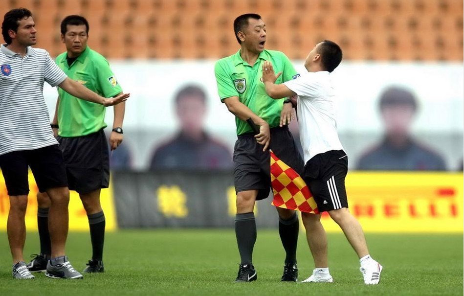 镜报：利物浦持续阵容大清洗，三位青训小将可能离队（镜报：利物浦继续重组阵容，三名青训小将或将离队）