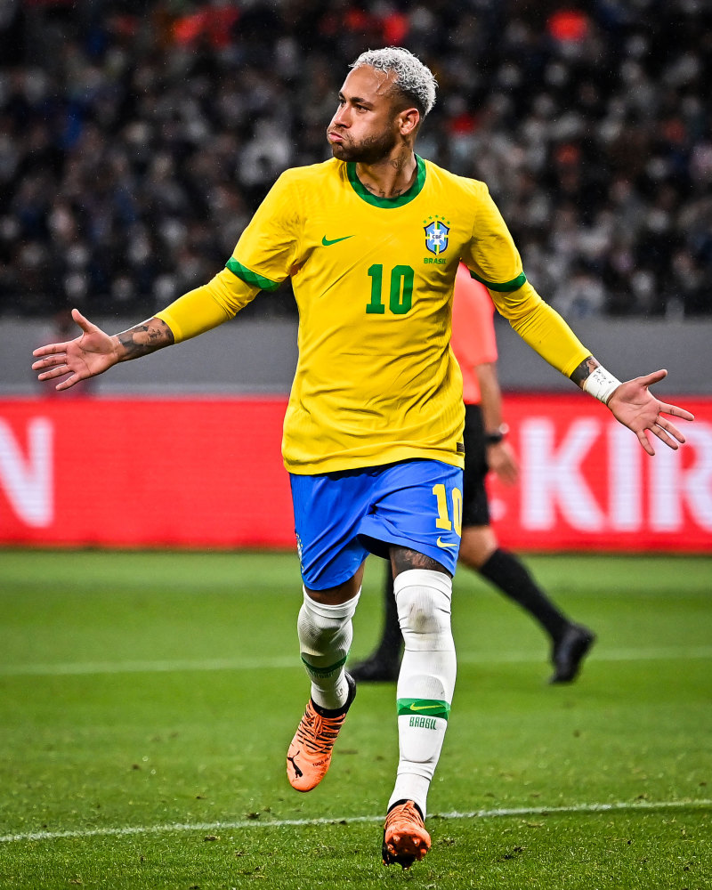 英超：曼联客场2-1击败莱斯特城（英超：曼联做客2-1力克莱斯特城）